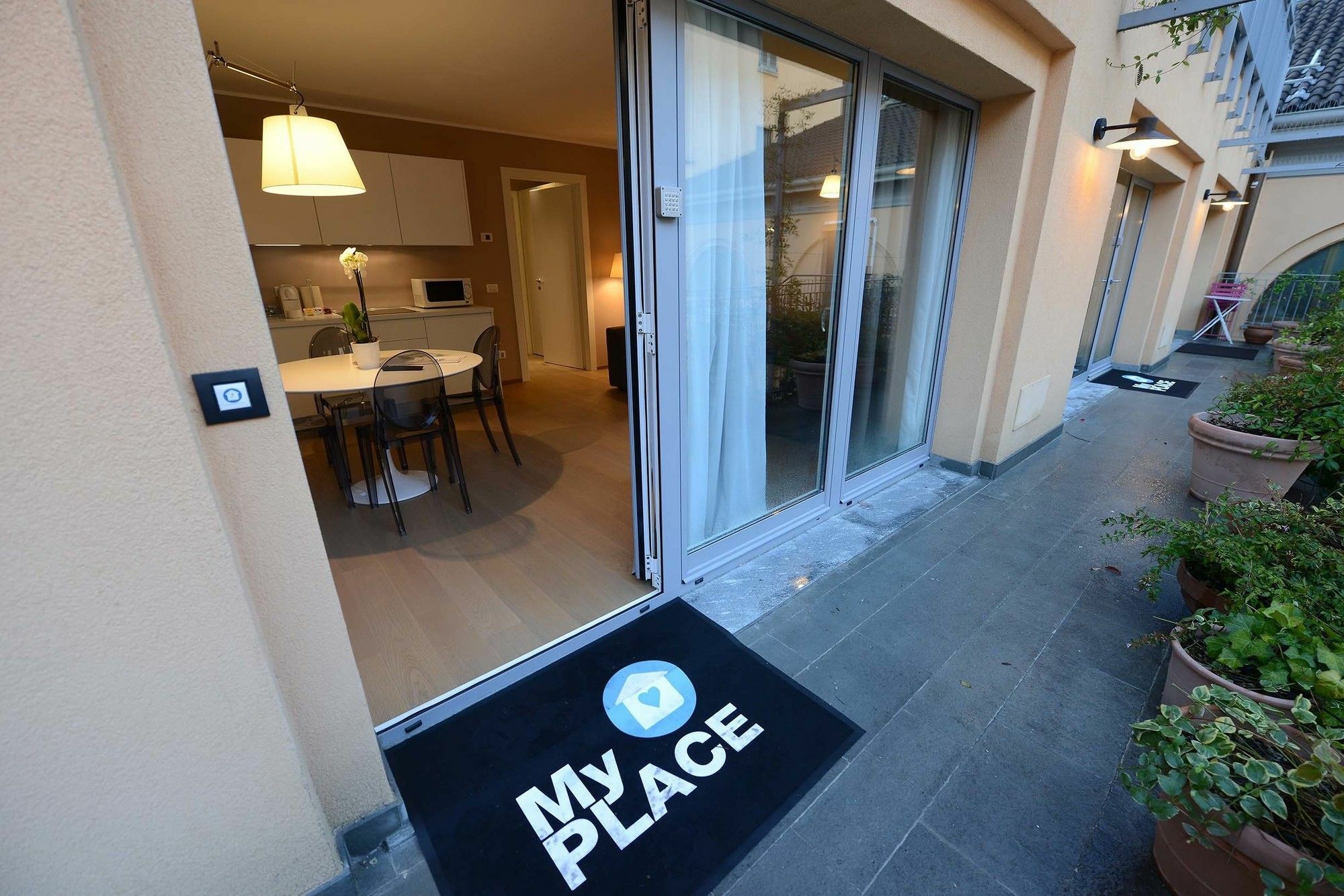 Myplace Corso Como 11 Apartments Milano Esterno foto